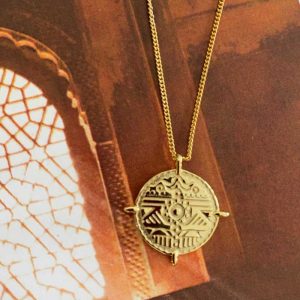 gold wonder pendant